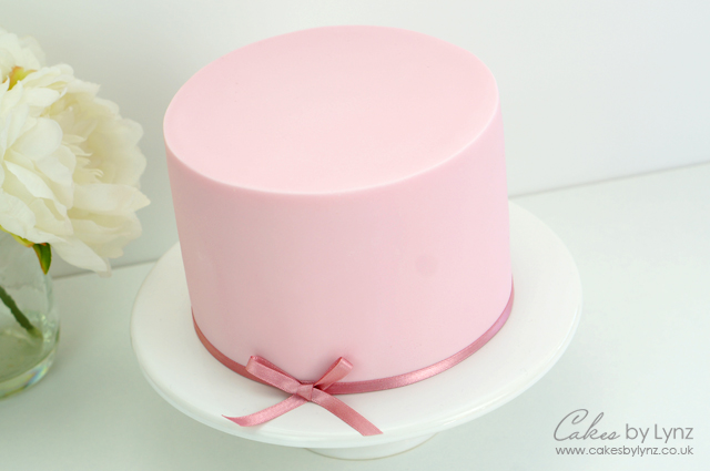 Covering a Cake with fondant