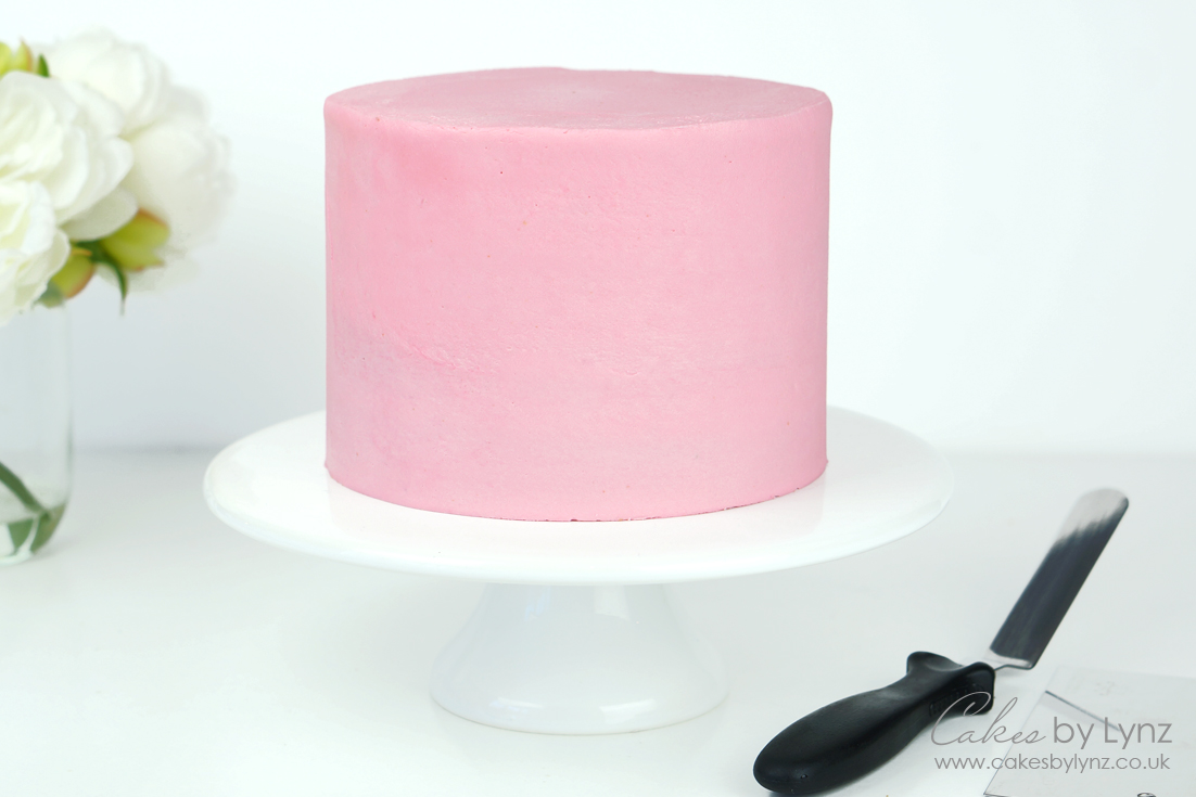 How to cover a cake in buttercream