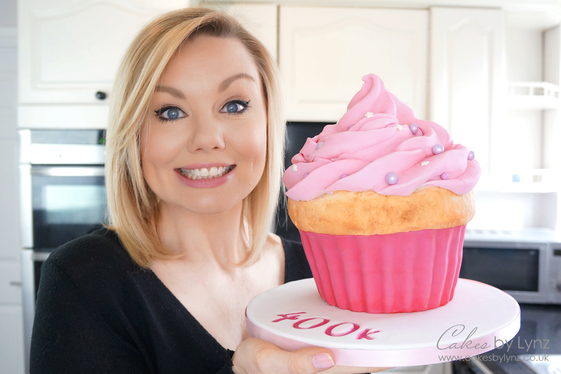 Giant Cupcake Tutorial - cakes by lynz