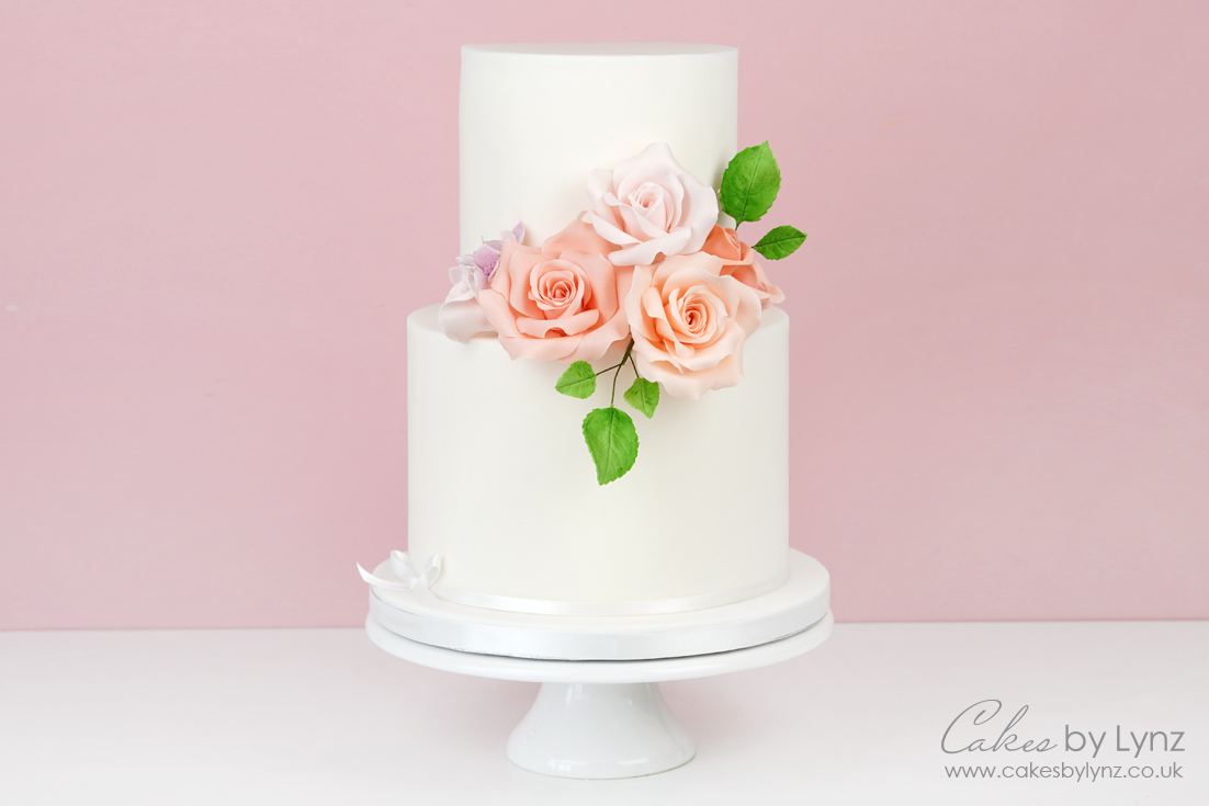 how to make gumpaste sugar roses to add onto your cakes