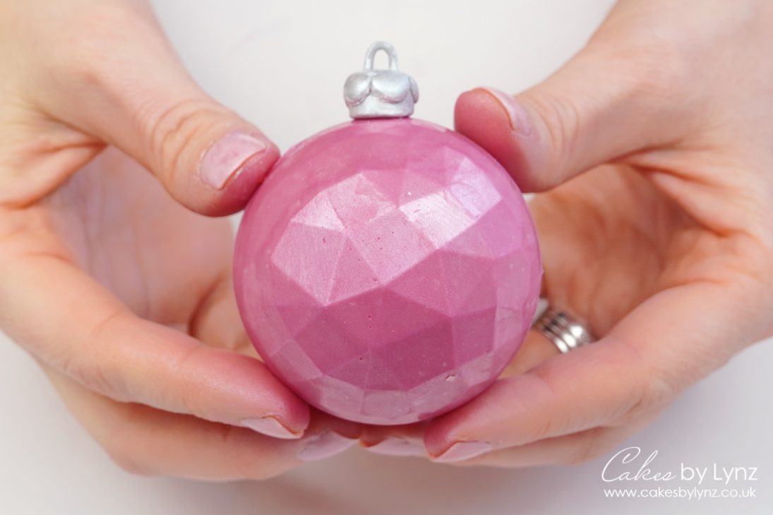 Edible geometric bauble cake toppers tutorial 2