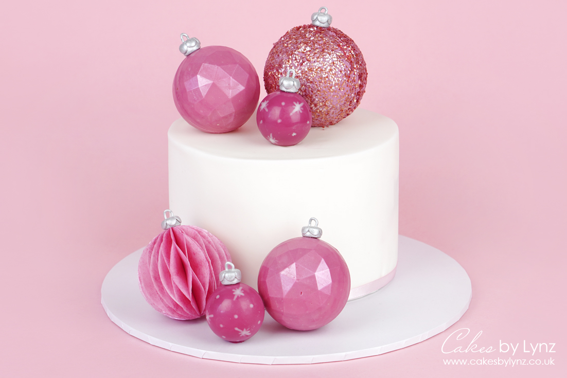 Edible bauble cake toppers tutorial